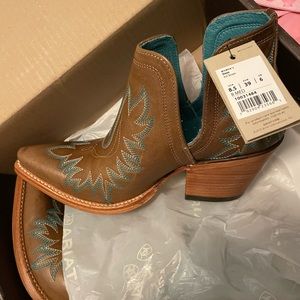 Ariat women’s Dixon boots